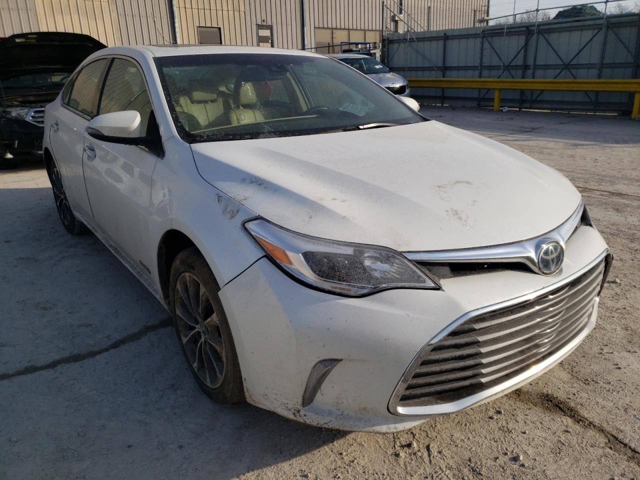 4T1BD1EB8JU063978 TOYOTA AVALON HYBRID 2018